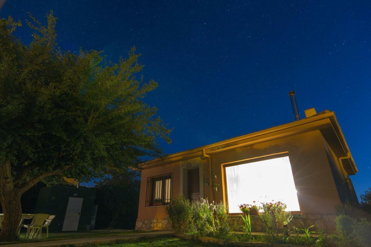 El Jardin de Manuela Villa Santibanez del Val Exterior foto