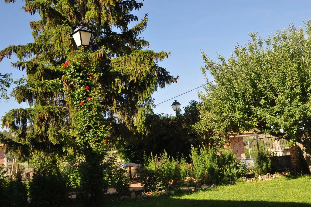 El Jardin de Manuela Villa Santibanez del Val Exterior foto